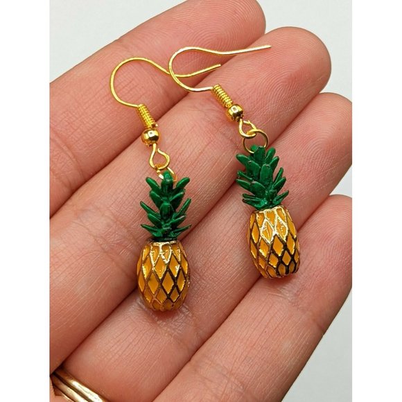 Gold Tone Yellow Green Enamel Pineapple Hawaii Tropical Fruit Dangle Earrings - Picture 3 of 6